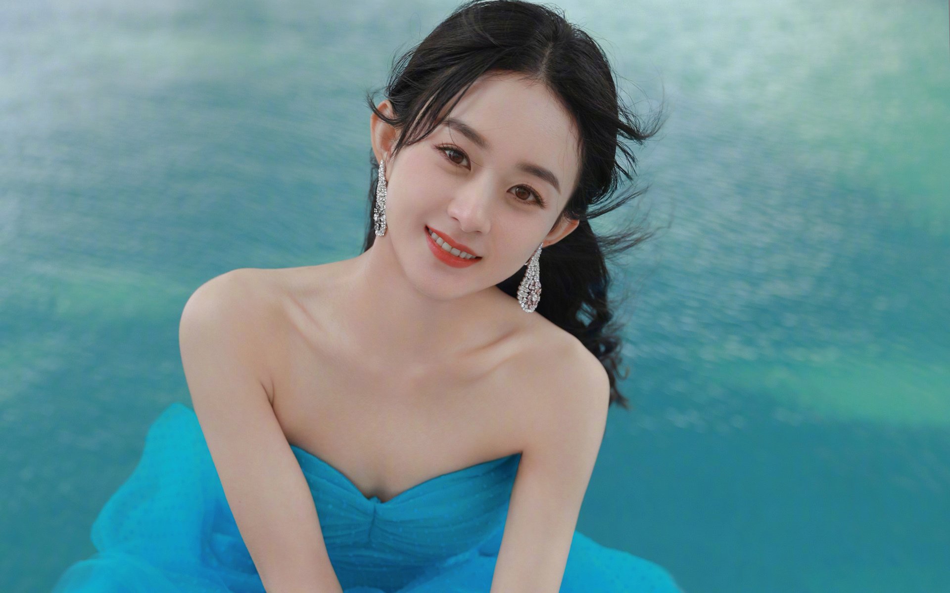 熊猫体育全站-切尔西中路传导撕裂密集防线，切尔西传奇中锋